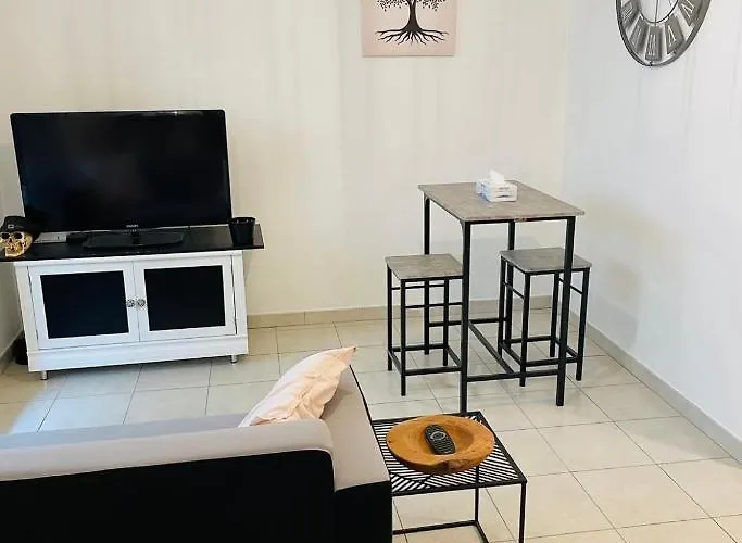 Appartement Avec Place De Parking Et Piscine